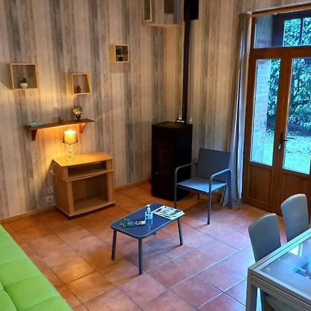 Agonges Suite Dans Le Jardin Du Chateau מראה חיצוני תמונה