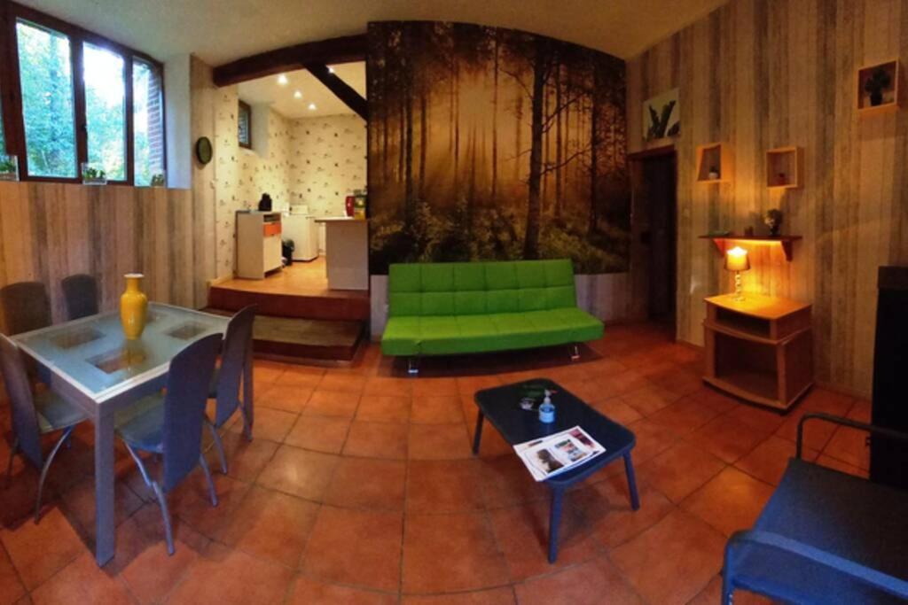Agonges Suite Dans Le Jardin Du Chateau מראה חיצוני תמונה